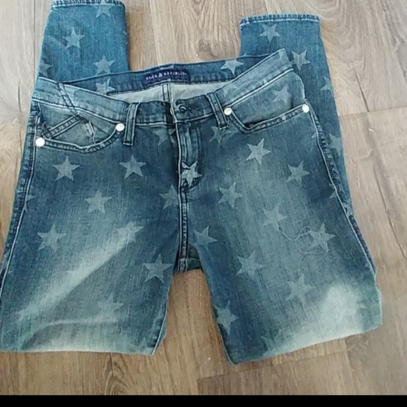 Rock & Republic Denim - Rock & Republic Ankle jeans w/stars